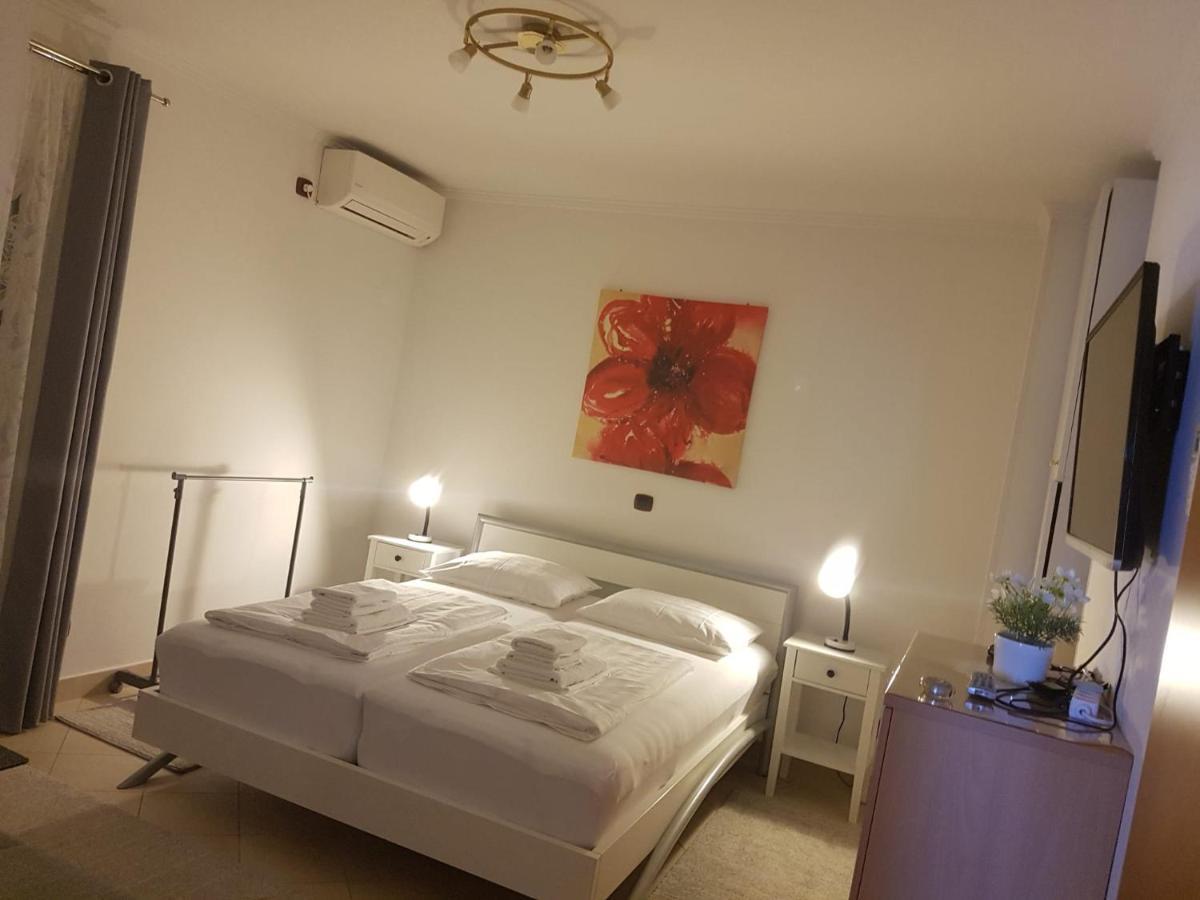 פורץ Apartment Mit Balkon מראה חיצוני תמונה